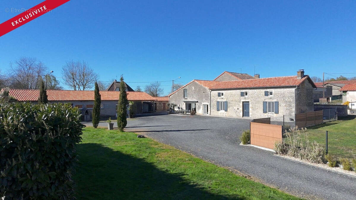 Maison à SAVIGNE