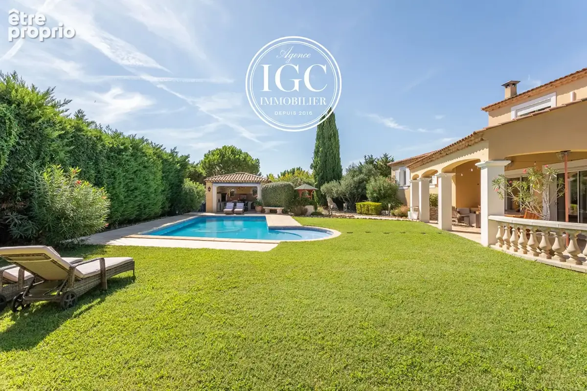 La Fare-les-Oliviers  Villa de 185 m² sur 1550 m² de terrain avec piscine - photo 3