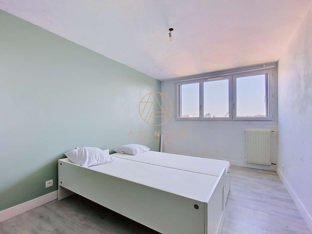 Appartement à SAINT-MAUR-DES-FOSSES