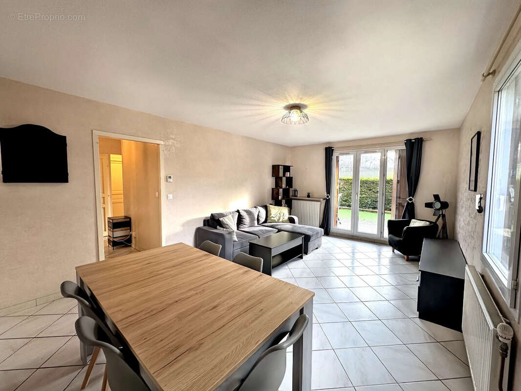Appartement à GRESY-SUR-AIX