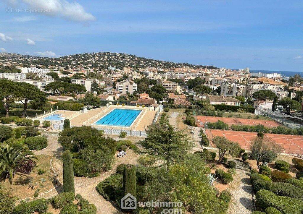 Résidence avec piscine au c½ur d'un environnement verdoyant, à quelques minutes des plages et du centre-ville. - Appartement à SAINTE-MAXIME