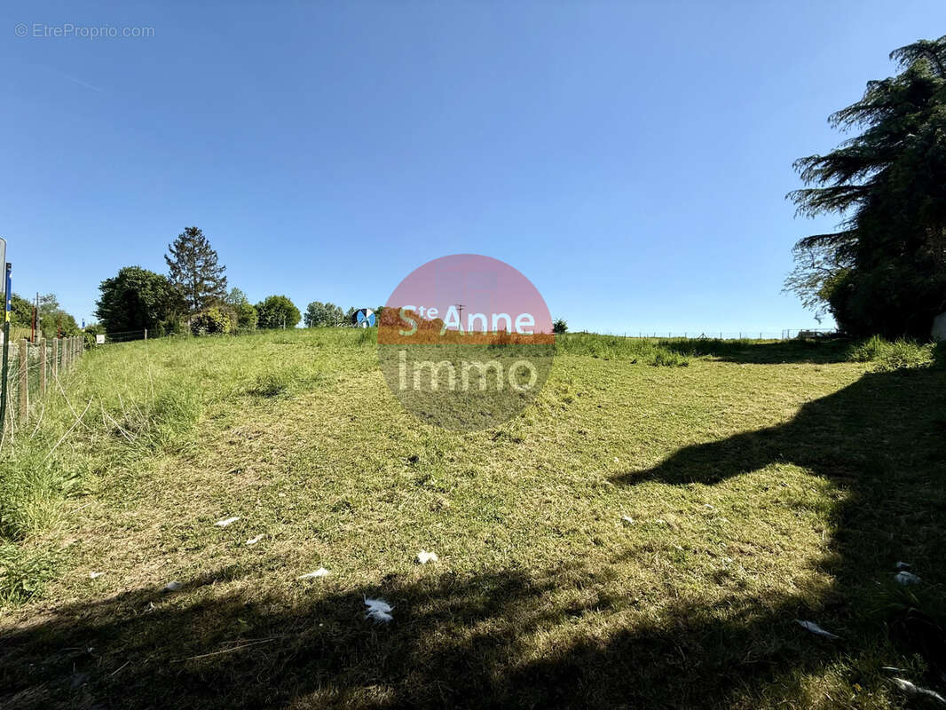Terrain à ROUY-LE-PETIT
