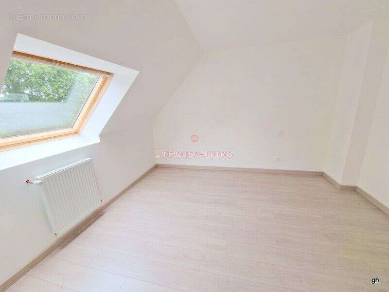 Maison à LOUVIGNE-DU-DESERT