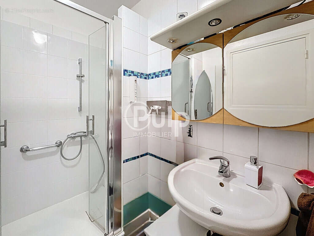 Appartement à PARIS-14E
