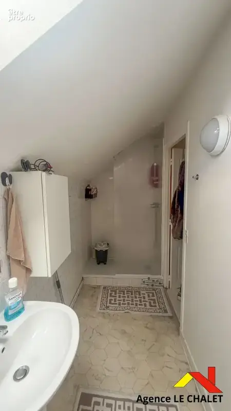 Charmant pavillon en meulière de 118 m², 4 pièces, 3 chambres, avec grand jardin - photo 7