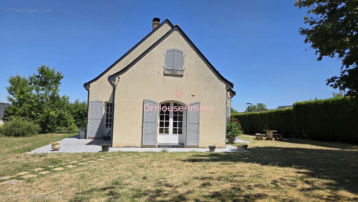 Maison 188 m² à Jarze  - photo 2