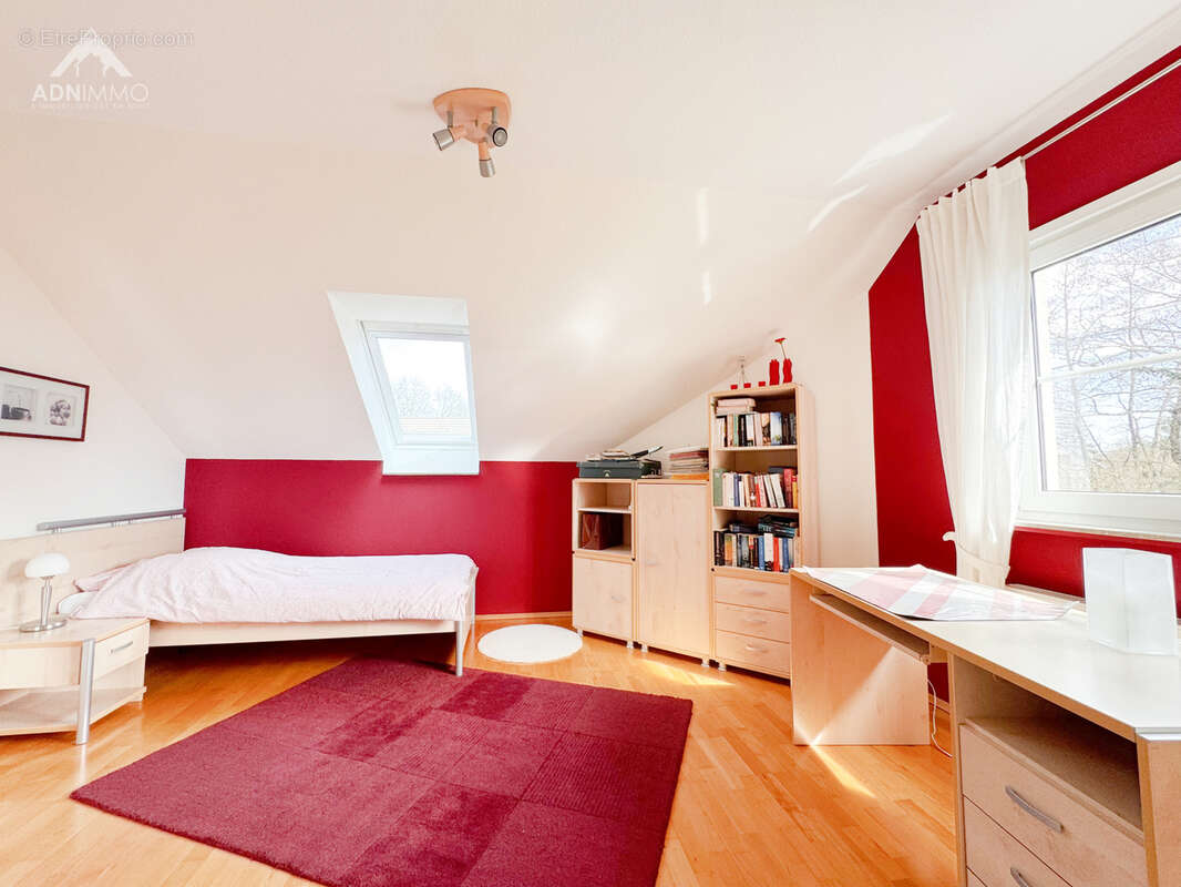 Maison à SAINT-GENIS-POUILLY