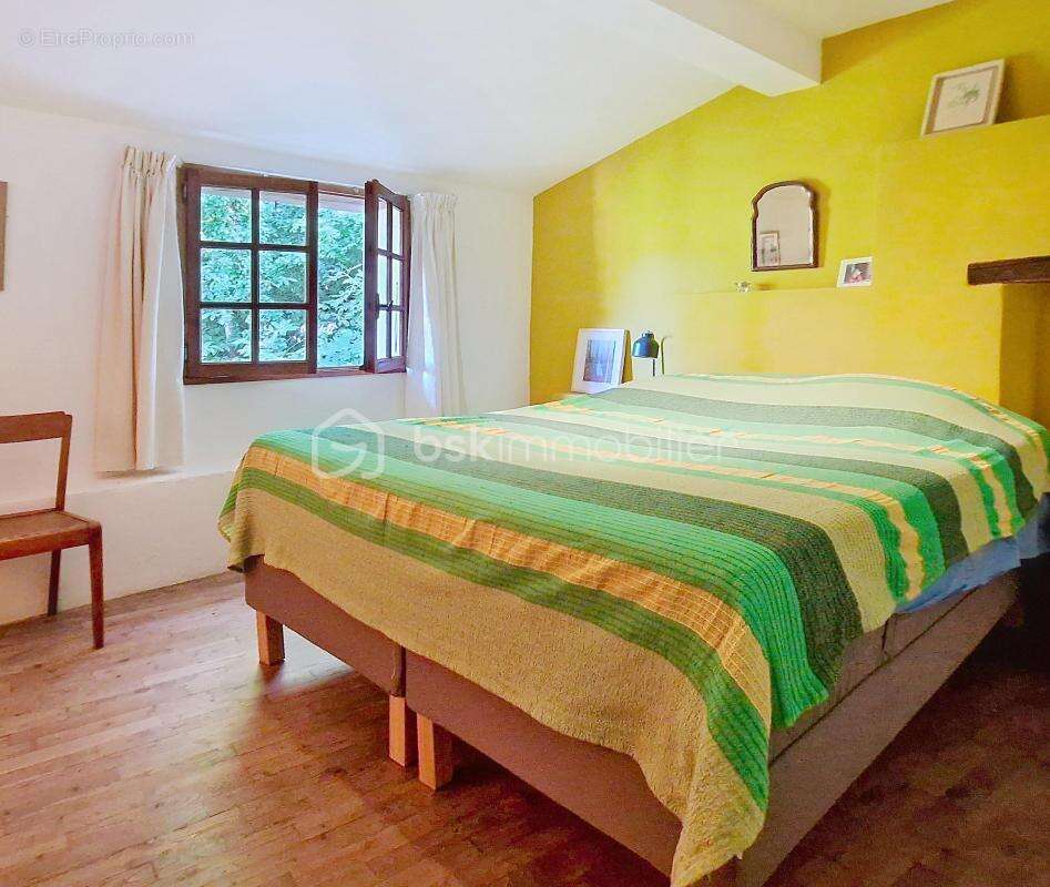 Maison à SAINT-JEAN-DU-BRUEL