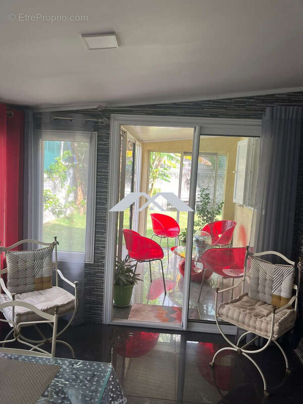 Maison 135 m² à Saint-Joseph  - photo 4