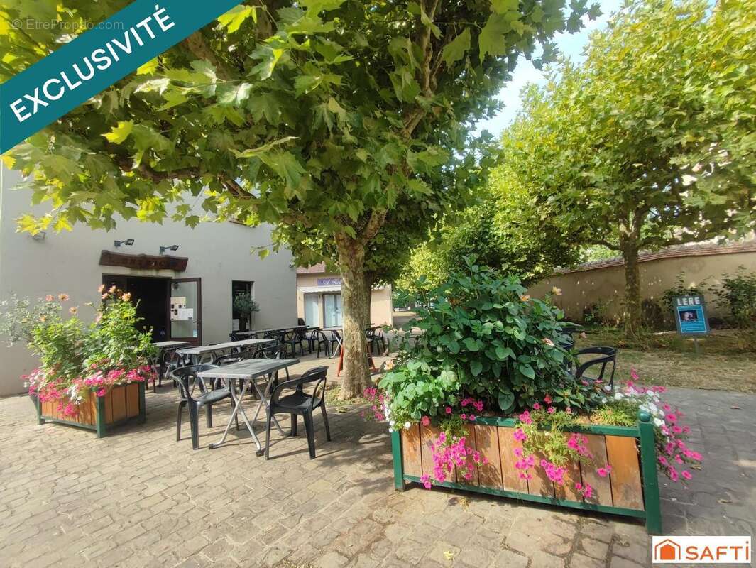 Photo 6 - Commerce à LERE