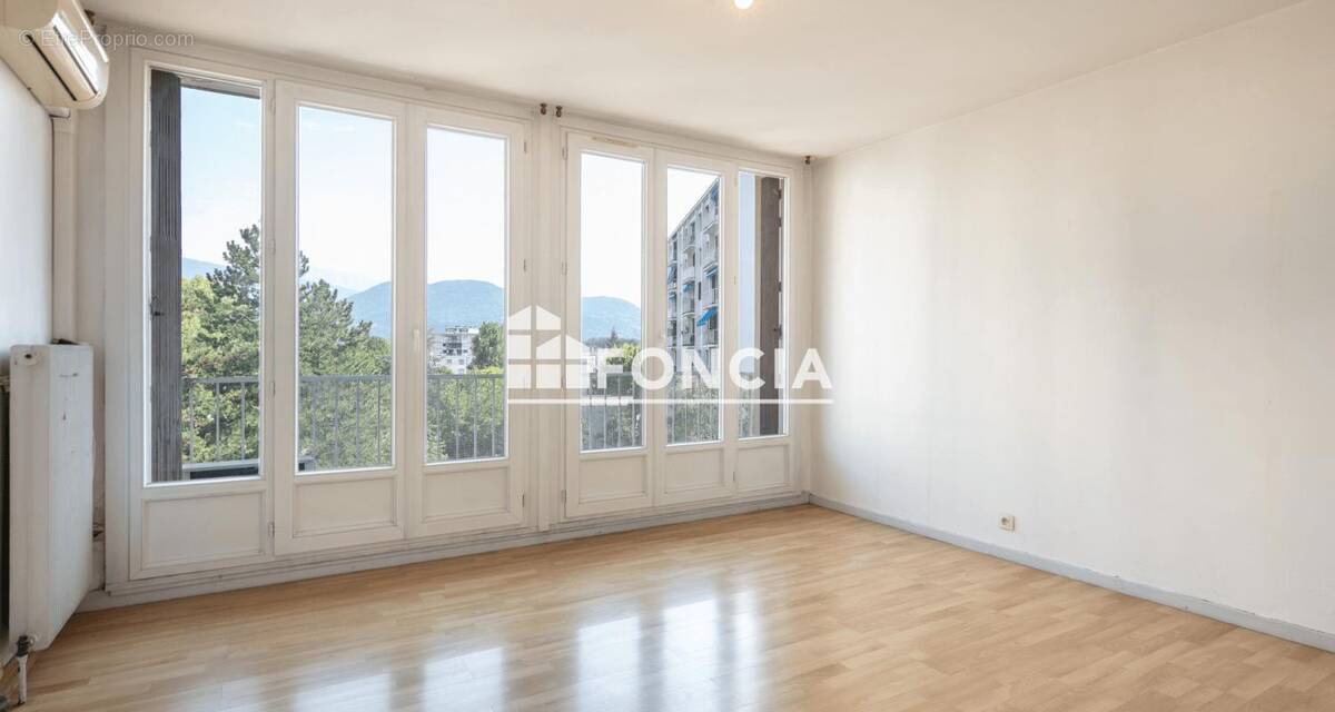 Appartement à MEYLAN