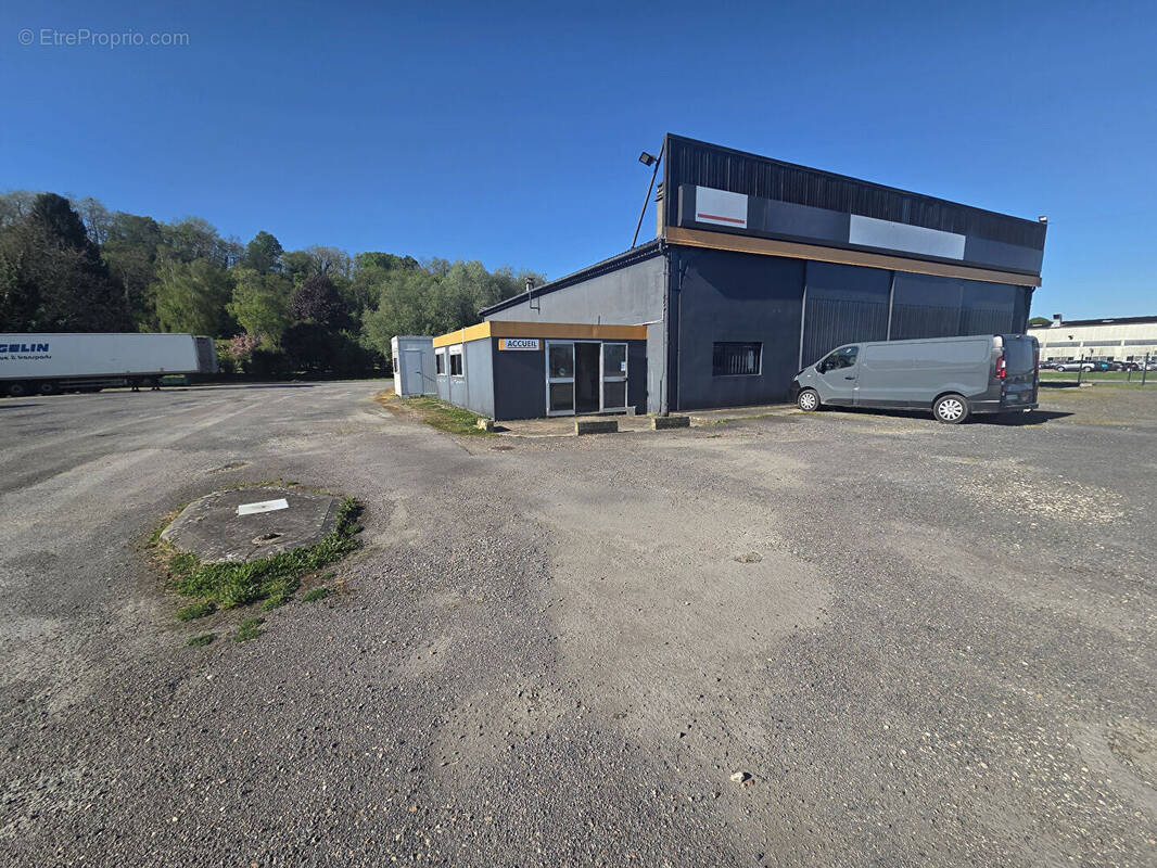 Commerce à MALAY-LE-GRAND