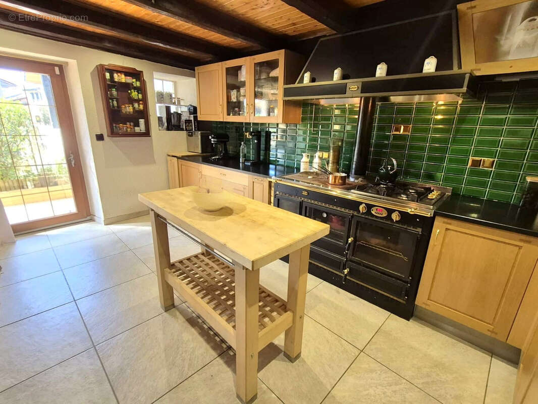 Maison à VETRAZ-MONTHOUX