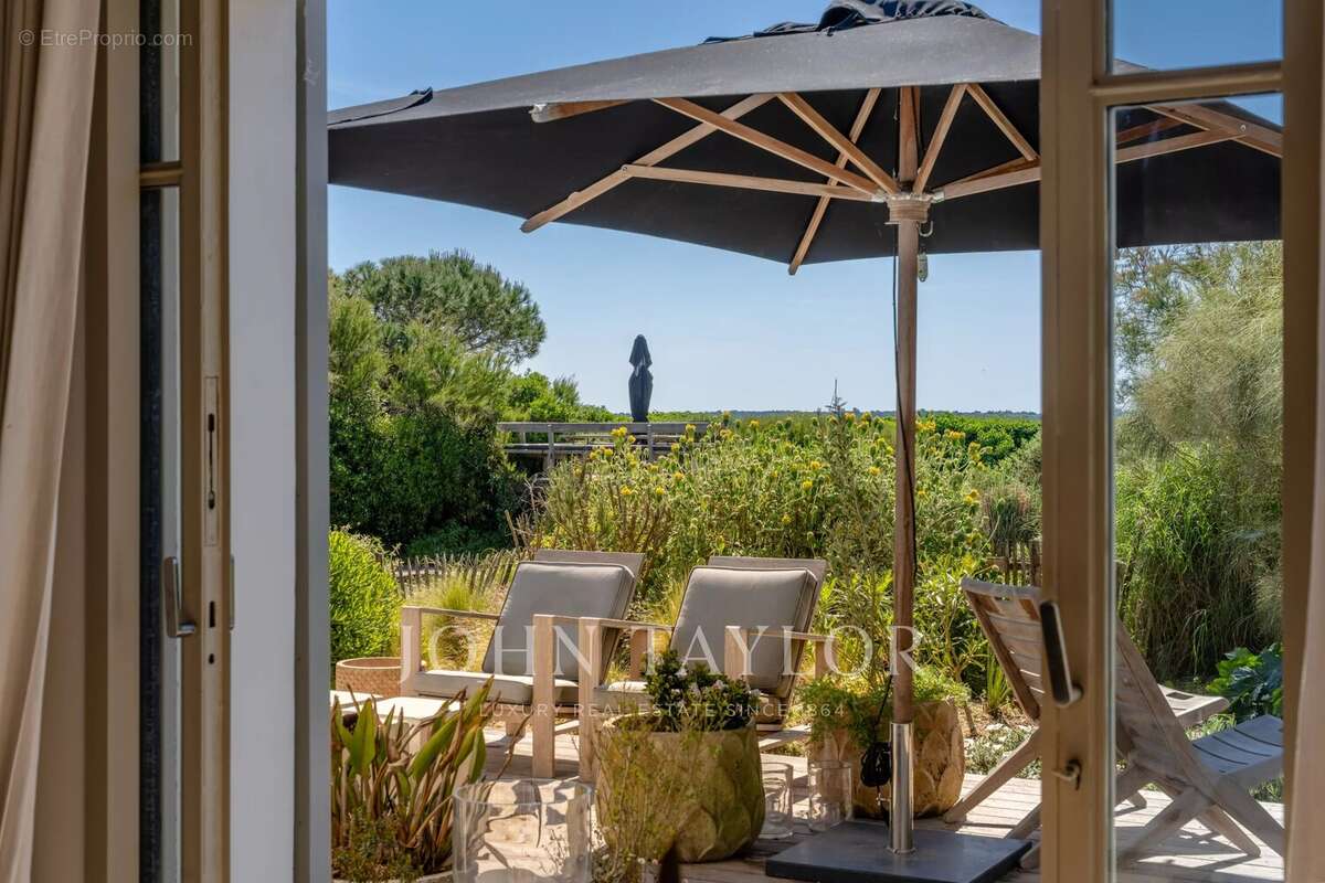 Maison à LES PORTES-EN-RE