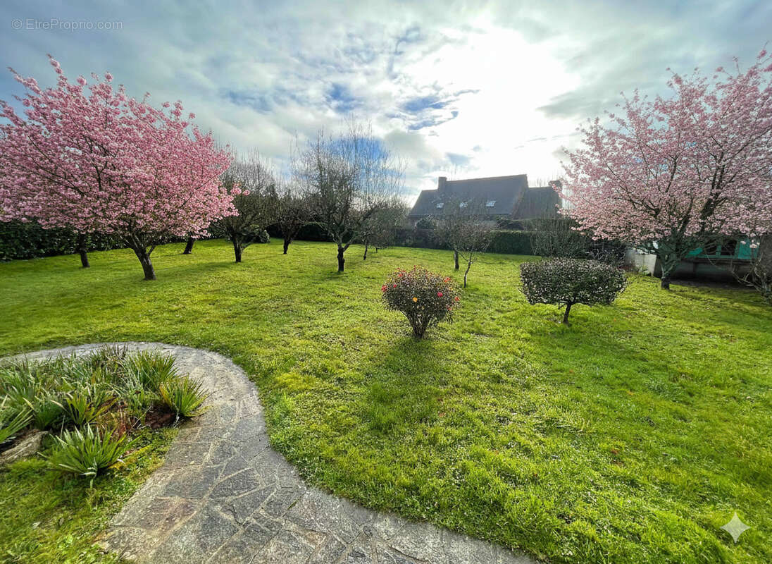 Maison à LOGONNA-DAOULAS