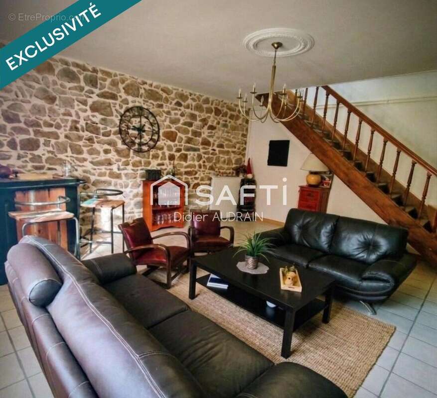 Maison 170 m² à Lapeyrouse  - photo 8
