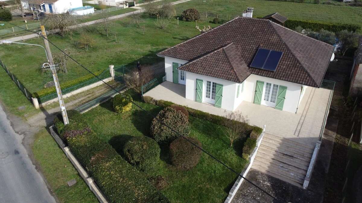 Maison à SAINT-PIERRE-D'EYRAUD