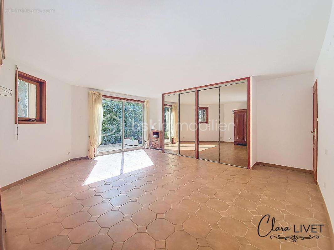 Maison familiale avec piscine et grand terrain – Frontenas (69620) - photo 7