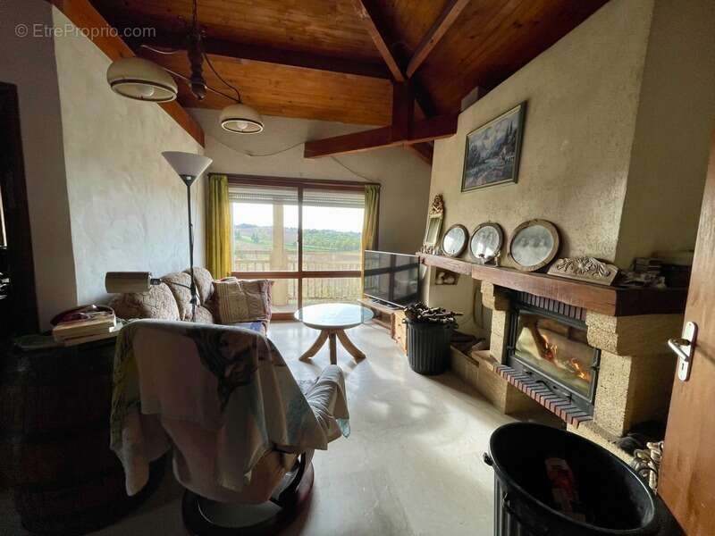 Hameau Authentique T15 à vendre, avec Maison et 6 logements indépendants et une vue panoramique-Saint-Vincent-Lespinasse (82) - photo 15