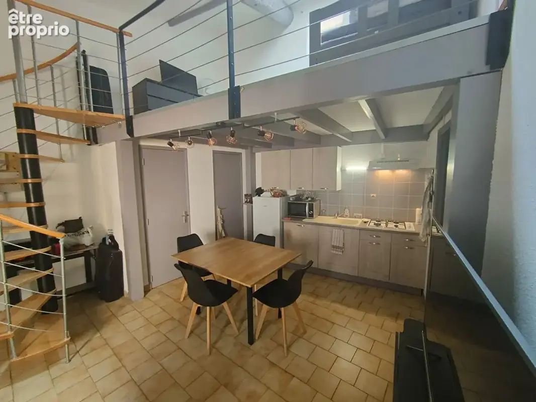 Appartement meublé au centre-ville d'Agde , dernier étage , Idéal investissement ou pied-à-terre - photo 5