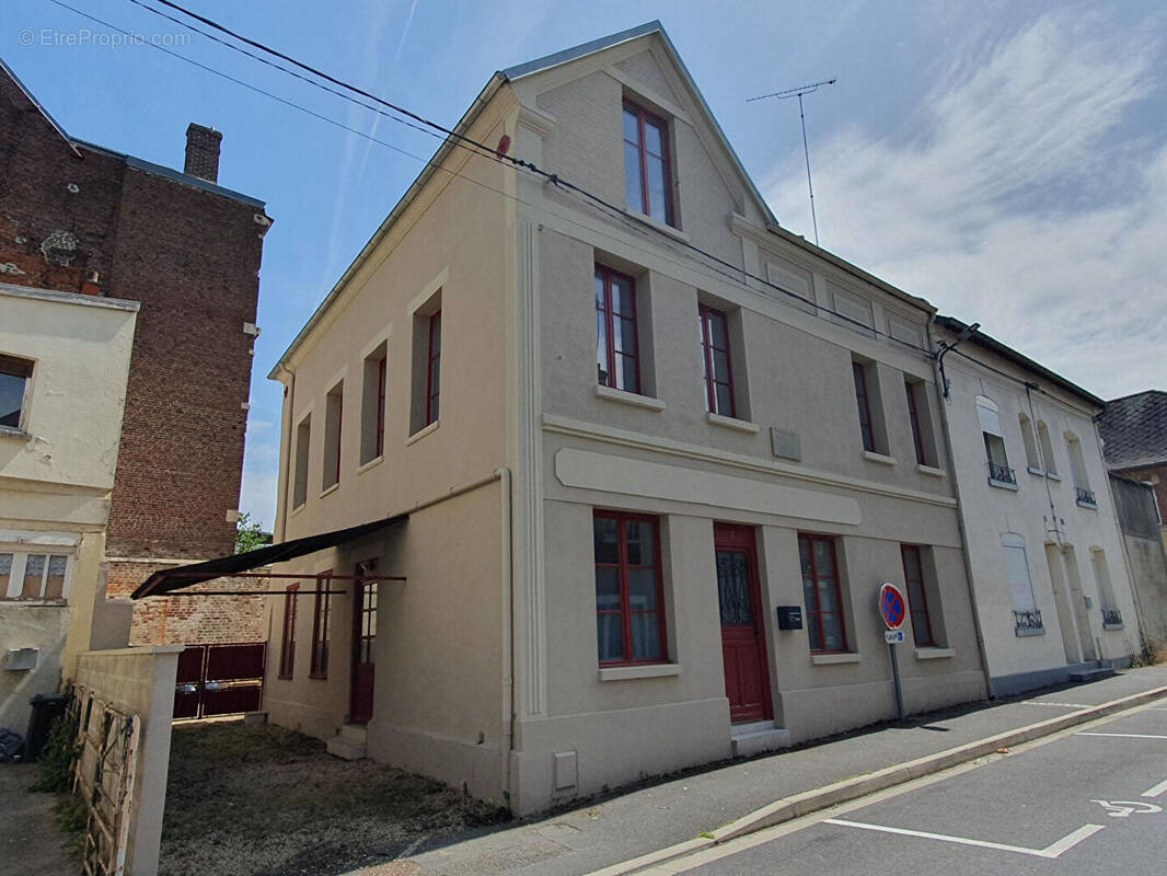 Maison à LA FERE
