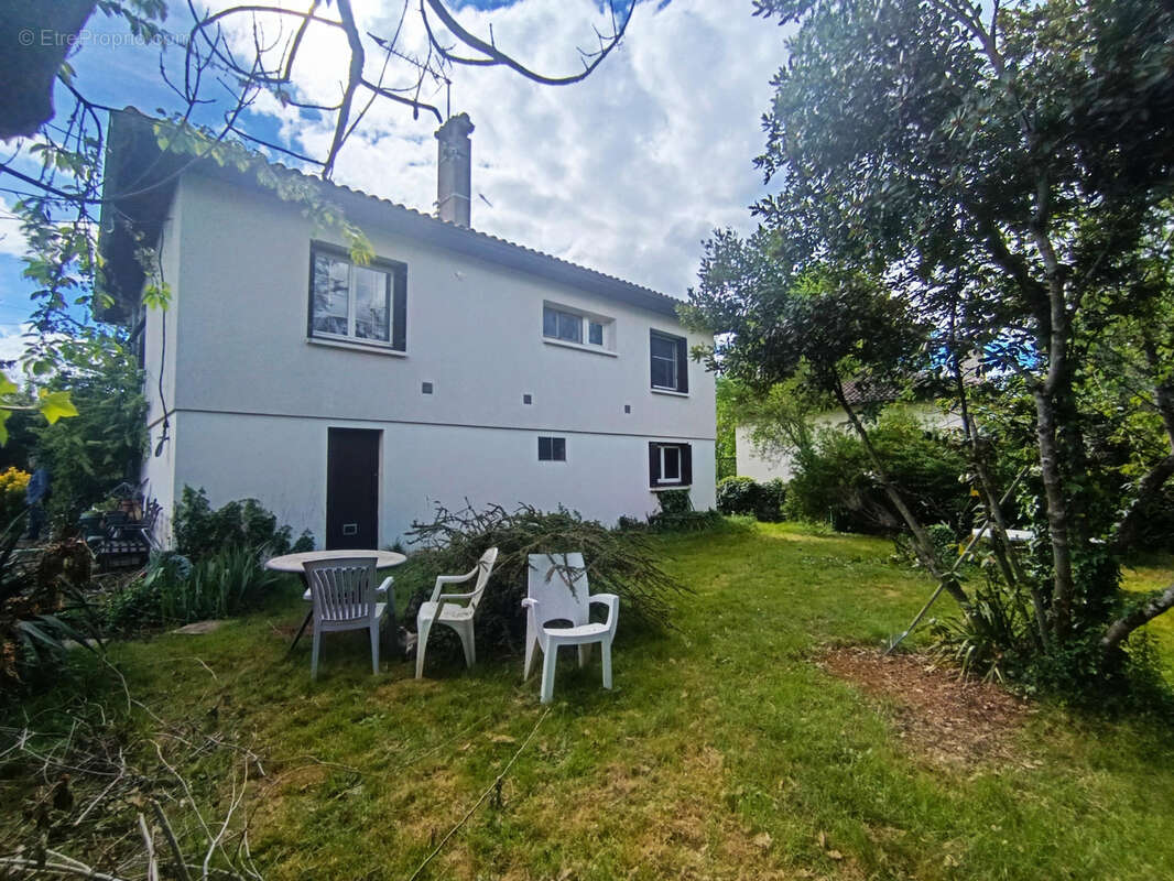 Maison à MONTAYRAL