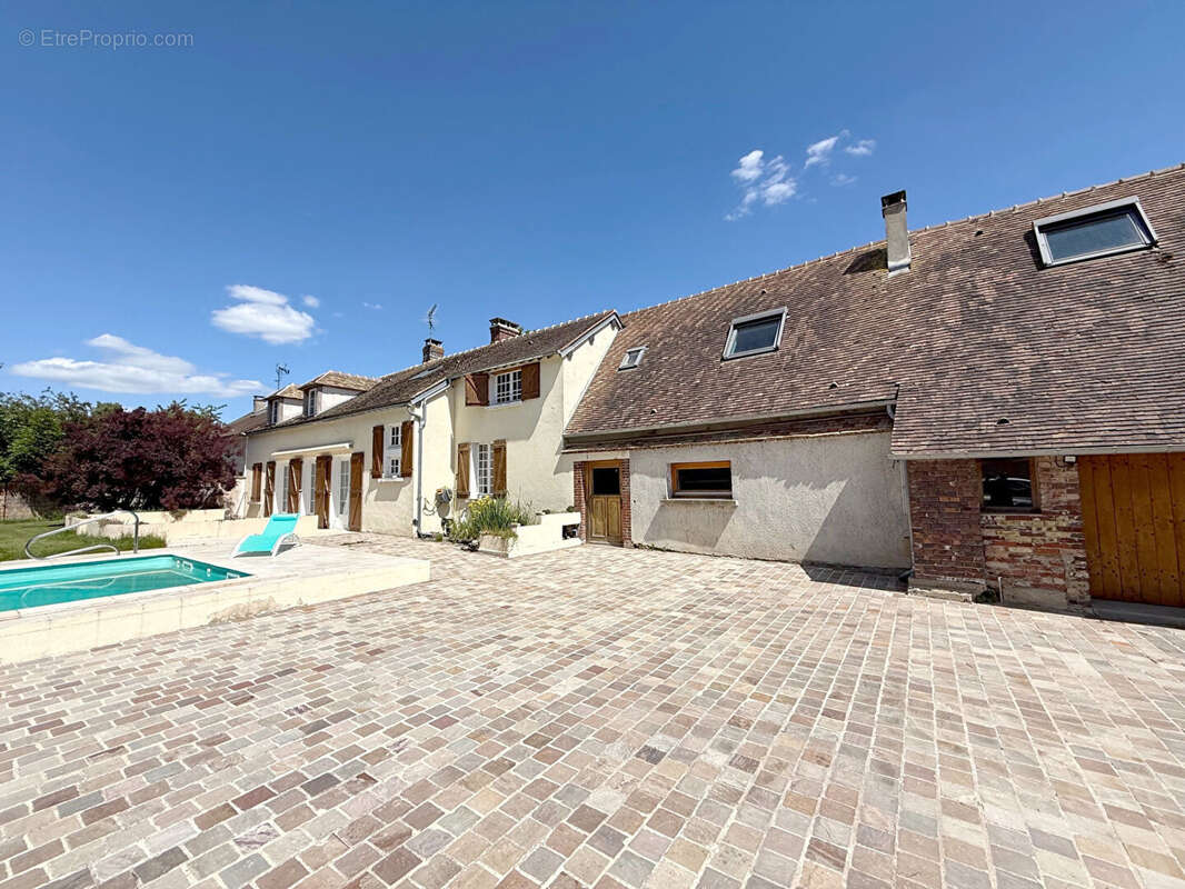 Maison à HOUDAN