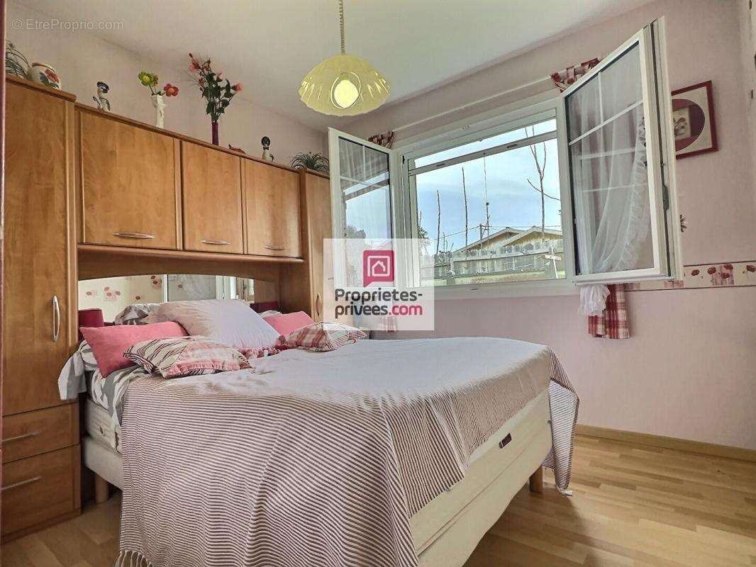 Dept 33 - La Teste De Buch- Maison 5 pièce(s) 79 m2 avec terrasse, son jardin de 745m² et un garage indépendant, une véranda de  - photo 18