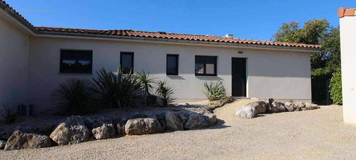 Maison à MEJANNES-LE-CLAP