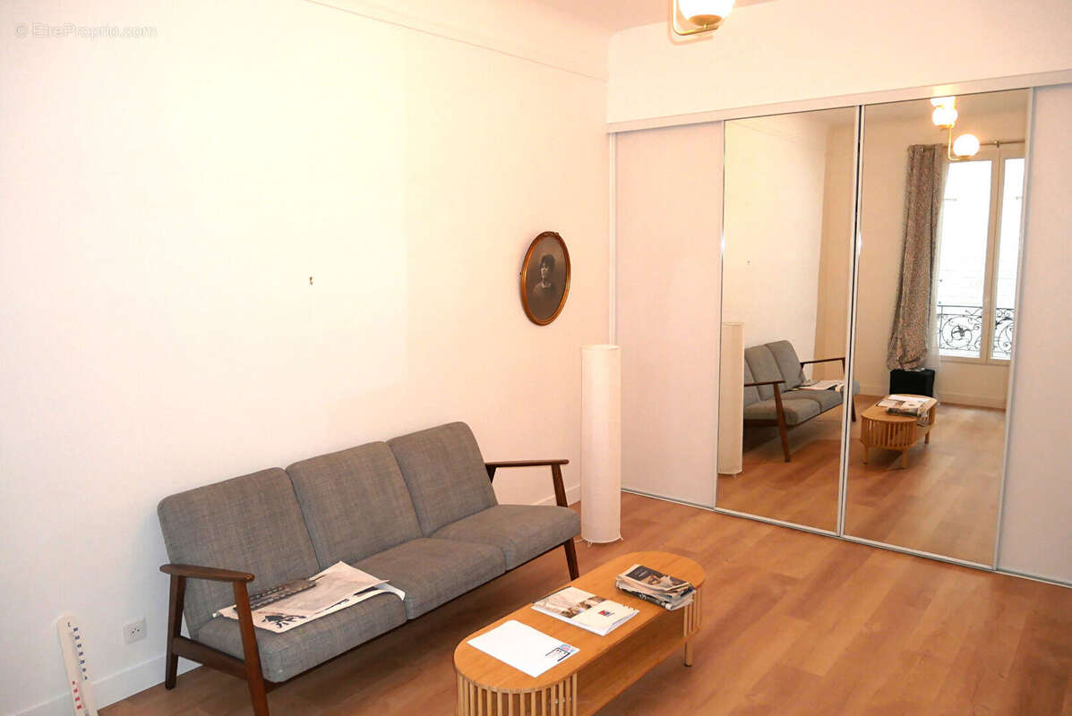 Appartement à PARIS-17E