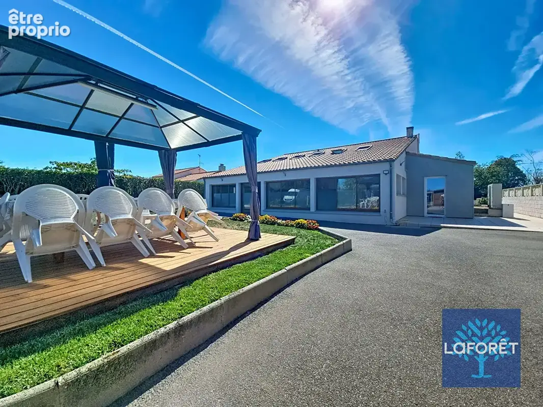 Vente Maison 4 Pièces avec Piscine Intérieure ? Entre Belleville-sur-Vie et Beaufou - photo 13