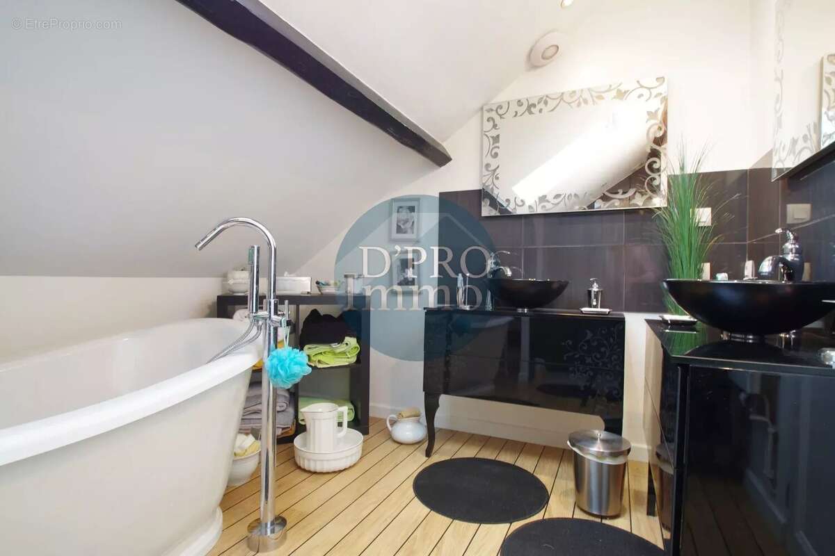 Maison à LA HAIE-FOUASSIERE