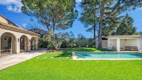 Maison à SAINT-REMY-DE-PROVENCE