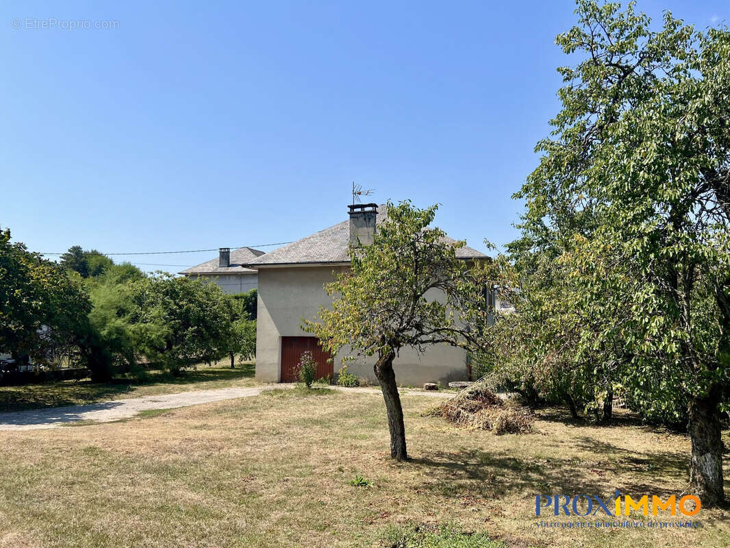 Maison 82 m² à Saint-Laurent-Du-Pont  - photo 3