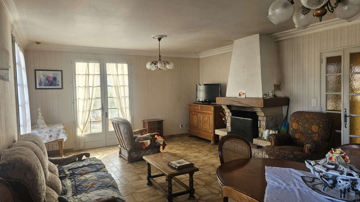 Maison de 114,5 m2 + grand garage, proche bourg ! - photo 4