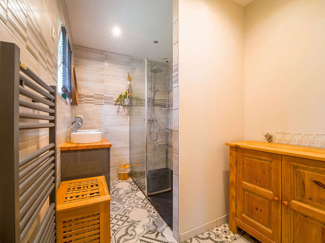 Maison à SAINTE-EULALIE-EN-BORN