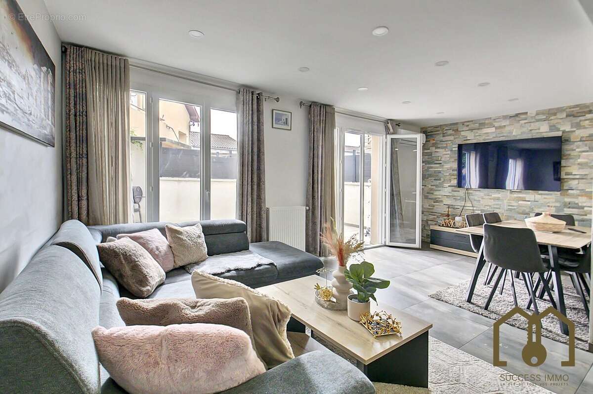 Maison à VAULX-EN-VELIN