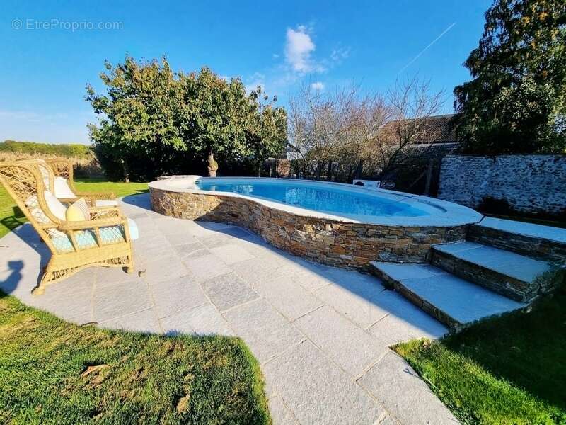 Maison à LE GUE-DE-LONGROI