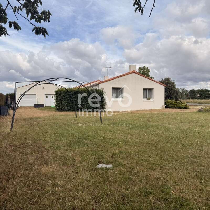 Maison à L'HERBERGEMENT