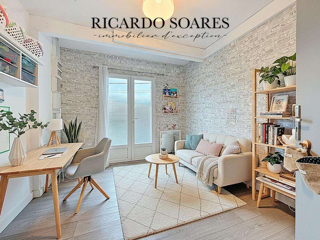 Maison à CHEVRIERES