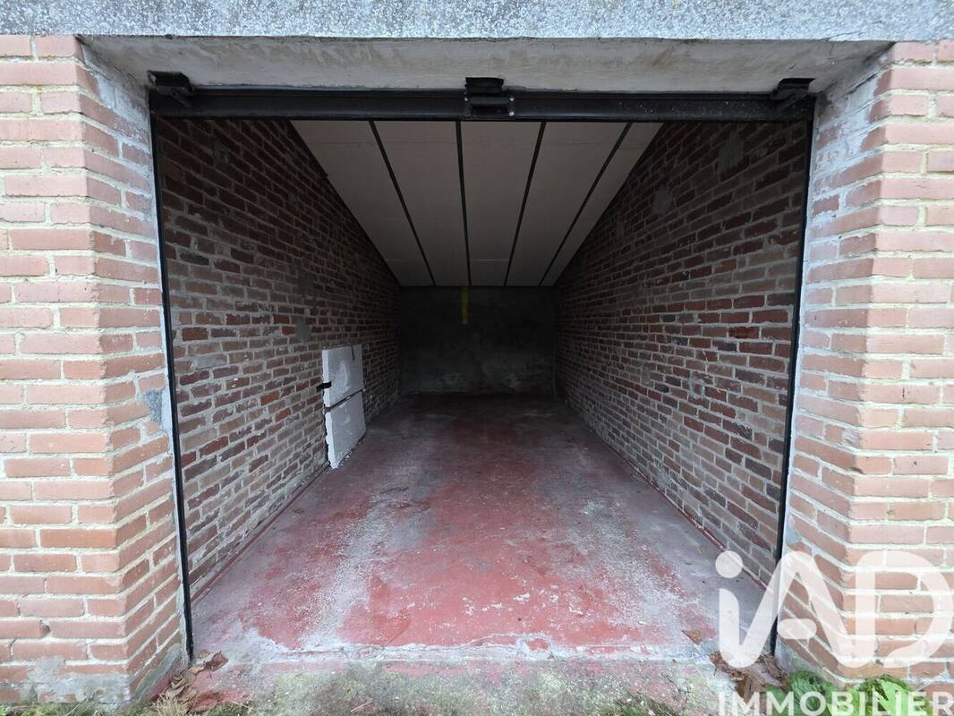 Photo 1 - Parking à AULNOYE-AYMERIES