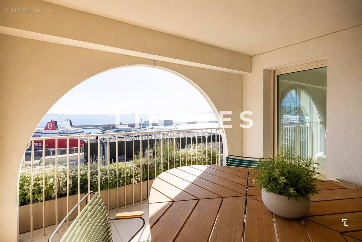 Appartement à MARSEILLE-2E