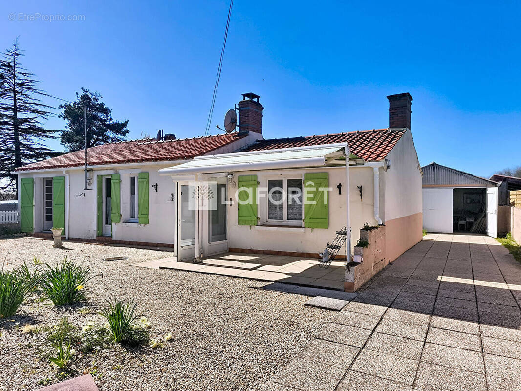 Maison à COMMEQUIERS