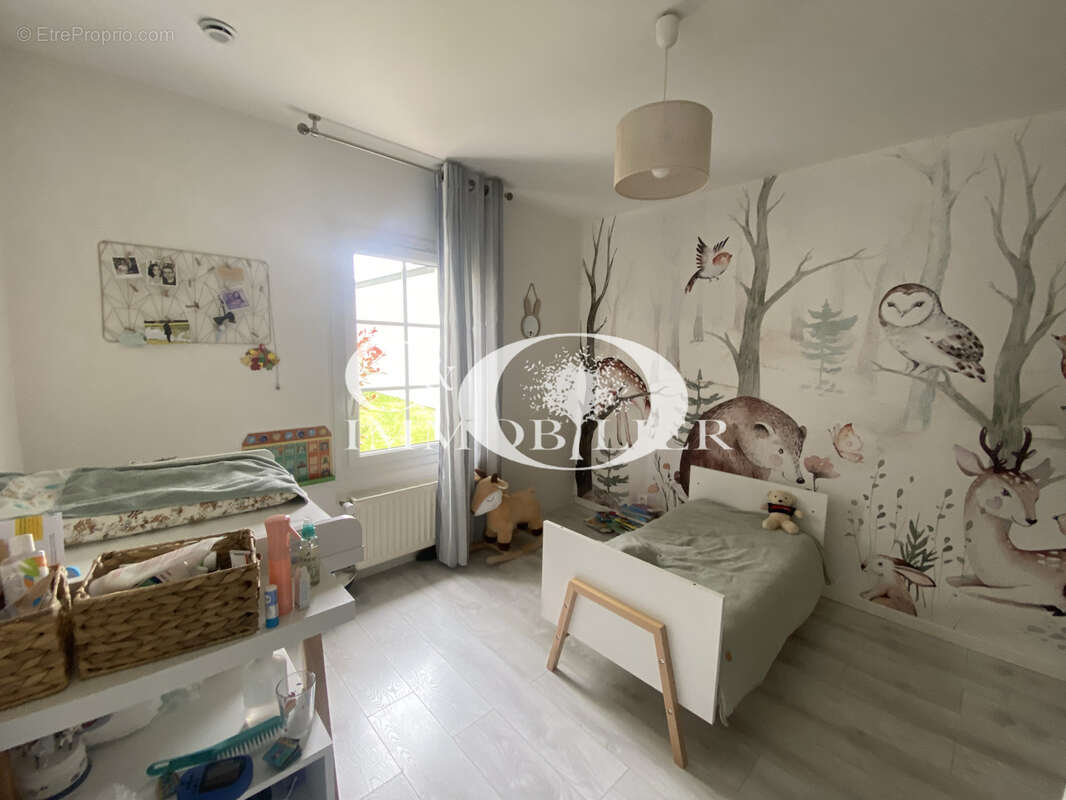 Maison dans le bourg sur jardin clos - photo 11