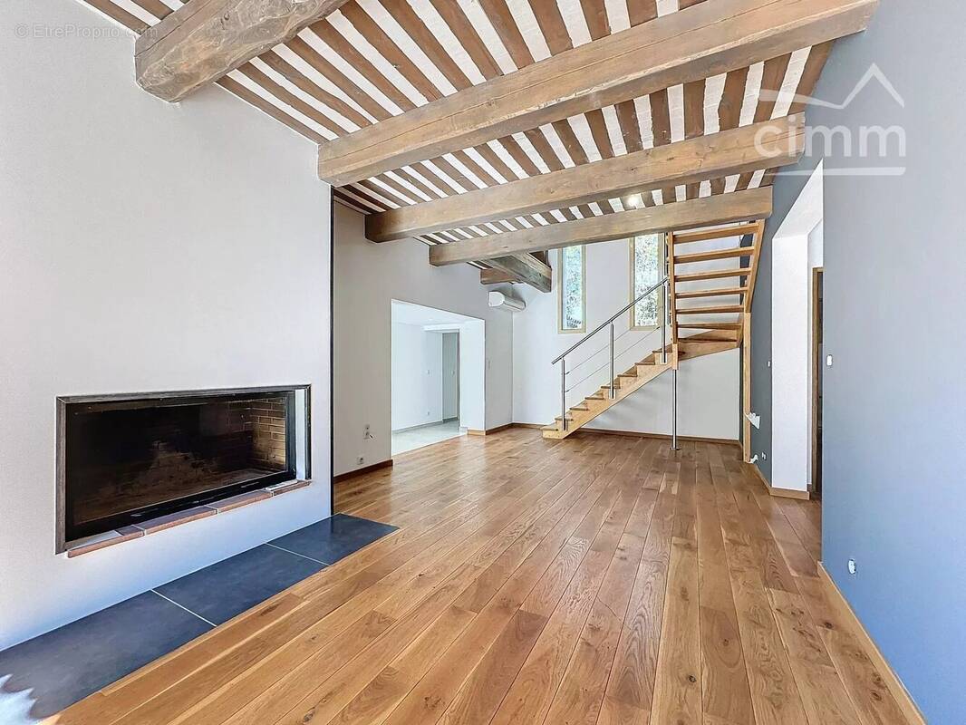 Maison à L&#039;ISLE-SUR-LA-SORGUE