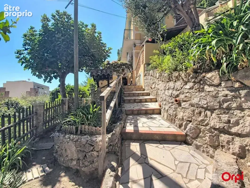 Menton : maison de 86m2 atypique avec 700 m2 de terrain - photo 3