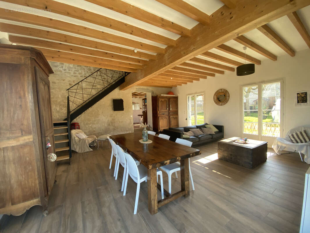 Maison à LINARS