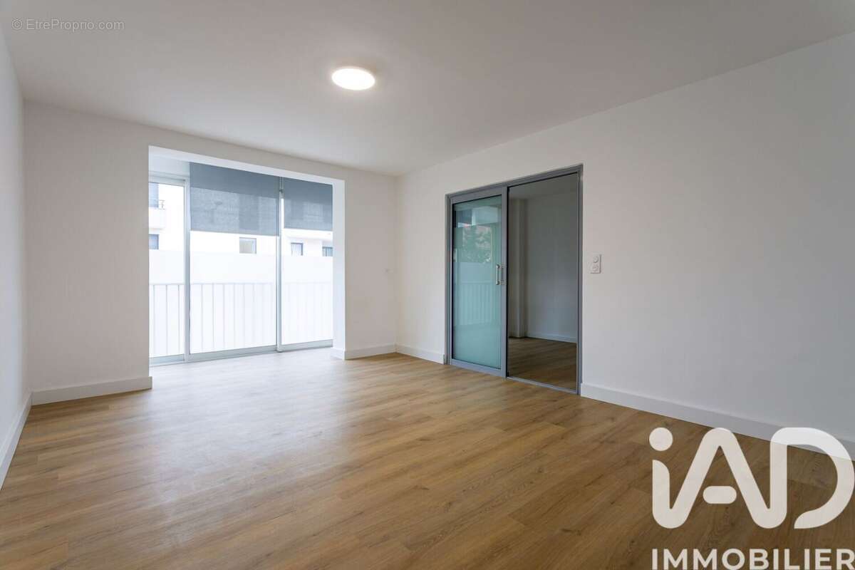Photo 3 - Appartement à VILLENEUVE-LES-AVIGNON