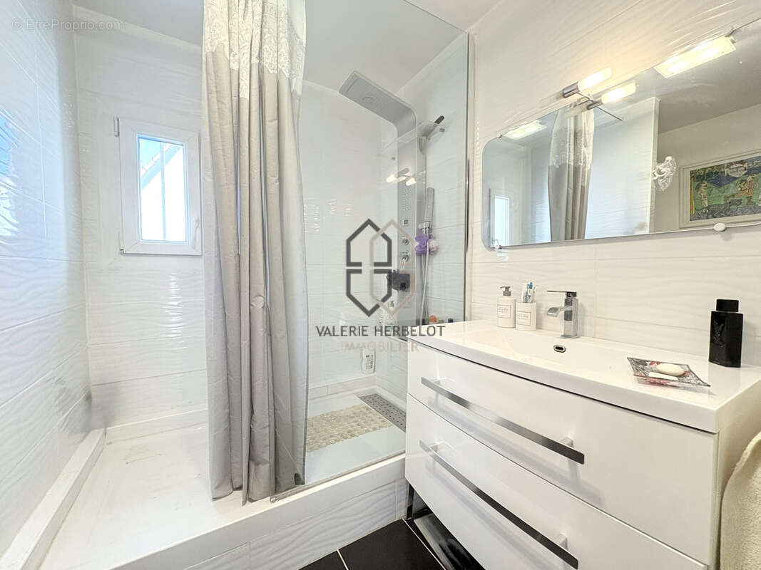  Maison contemporaine avec piscine - photo 17