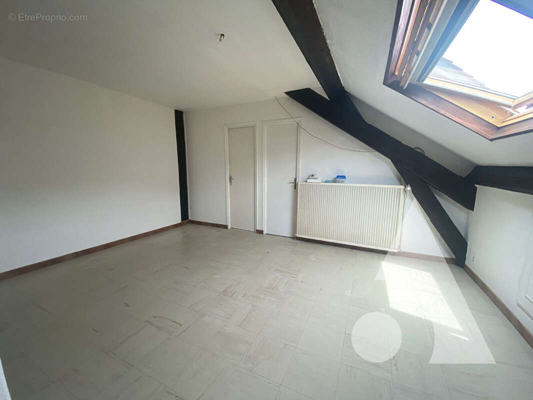 Appartement Crepy En Valois STUDIO + Place de parking - photo 2